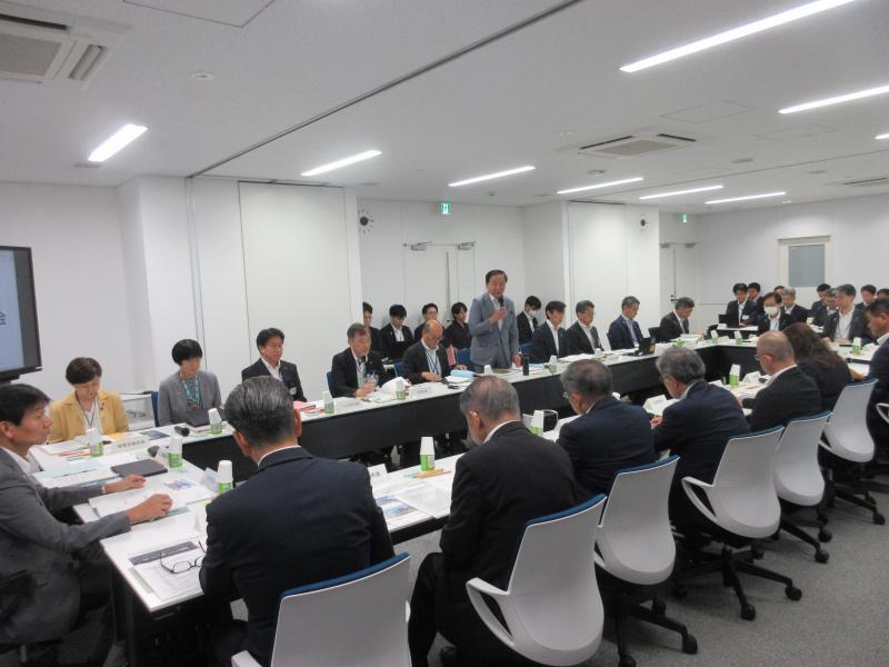 県幹部と2市8町の首長が向き合った、県西地域首長懇談会