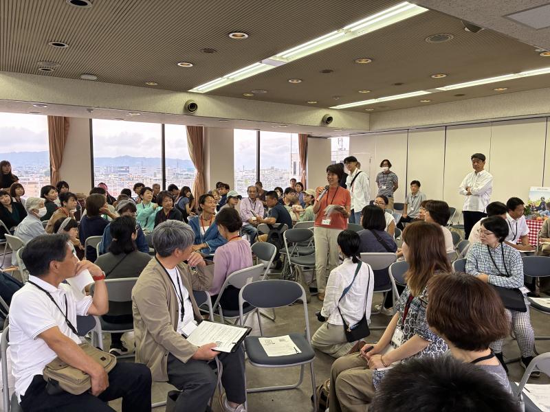 集まった様々な世代、立場の皆さんで交流