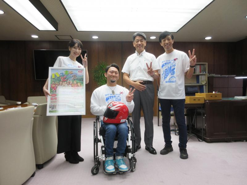 「やるぜ！！箱根ターンパイク2026」主催者・青木治親さんら