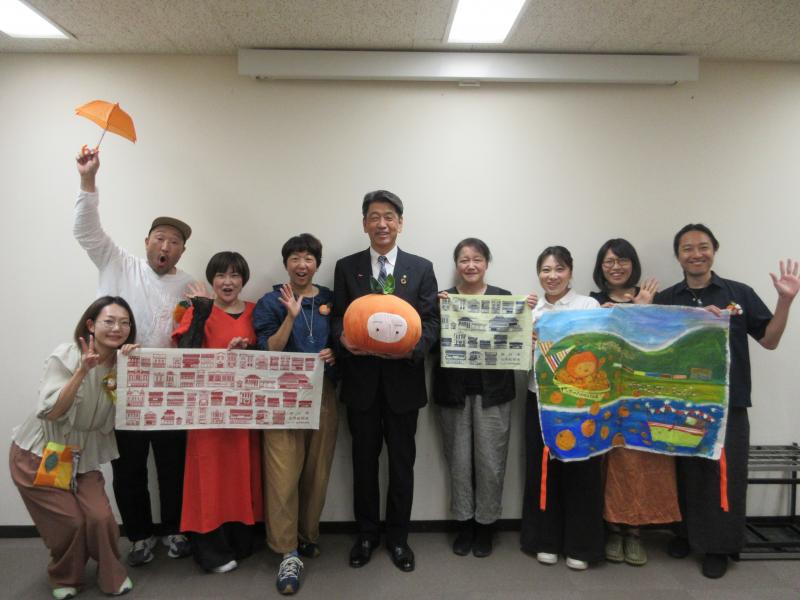 いつも元気な「ヤッホー国府津村役場」の皆さんと