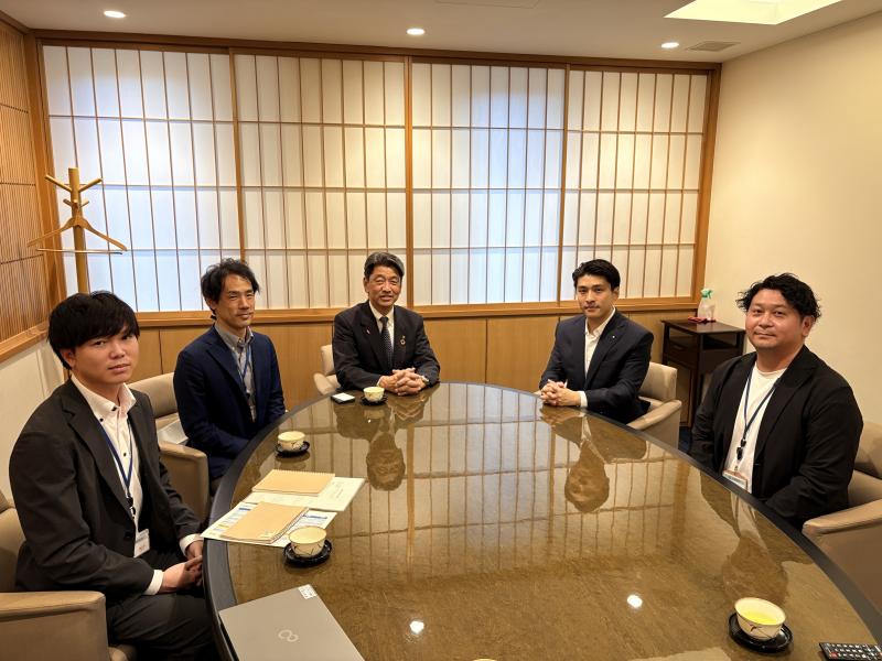 鈴廣かまぼこの鈴木智博社長と意見交換