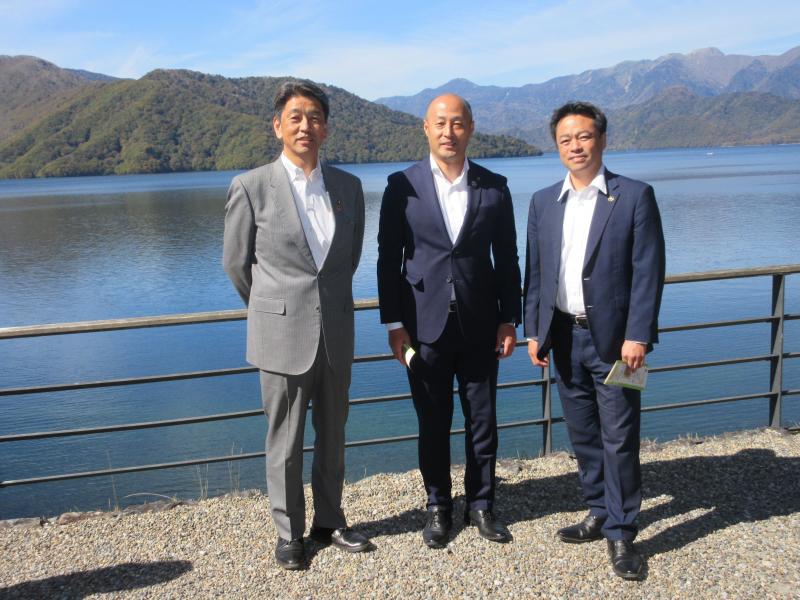 日光市・瀬髙市長、苫小牧市・金澤市長と