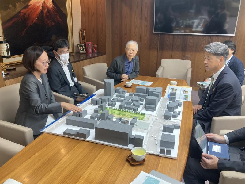UDCOD杉本洋文さんと、市民会館跡地について意見交換