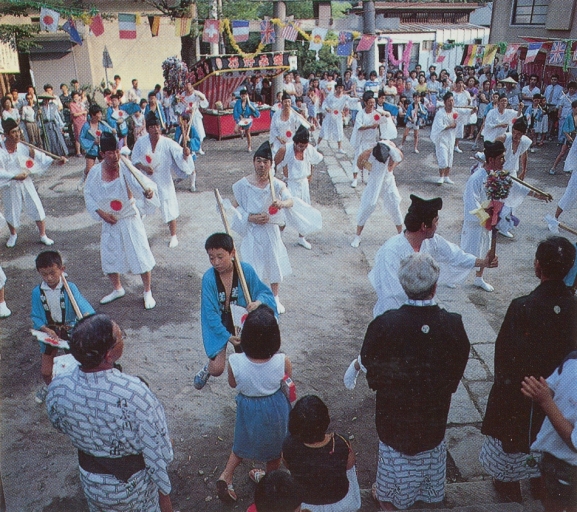 寺山神社の鹿島踊り