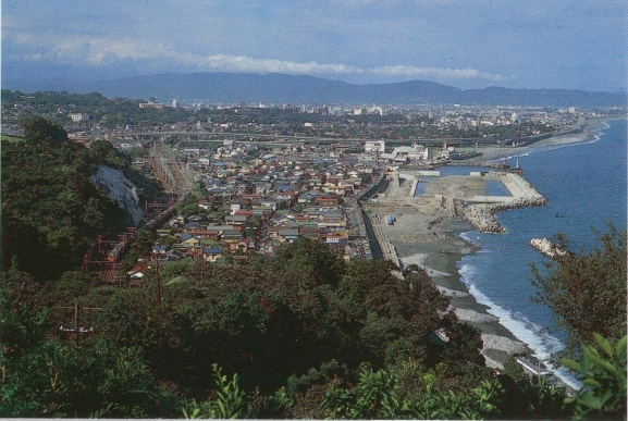 早川横磯の山からみた市街地