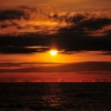 御幸の浜の日の出(3枚目)写真を拡大表示する