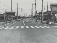 鴨宮駅前の整理された家並と道路