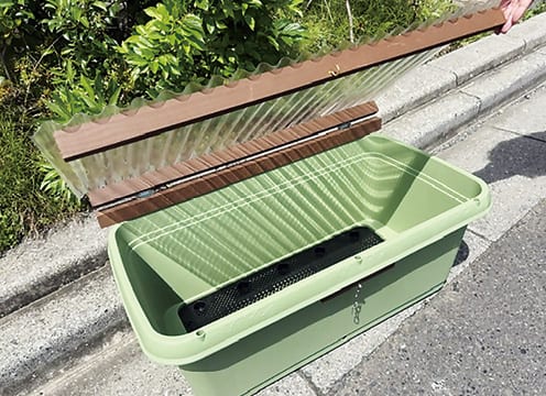 プランターに木製のふたを取り付けたミニキエーロ製作キット