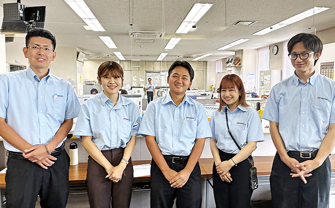 認定証とともに並ぶJU神奈川の皆さん