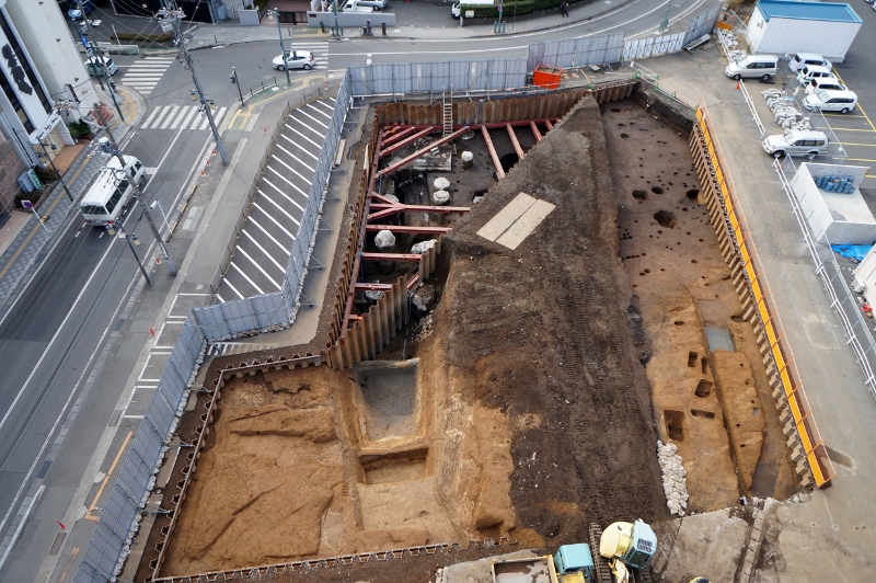 写真1　小田原城三の丸元蔵跡第II地点1号堀全景（北から）