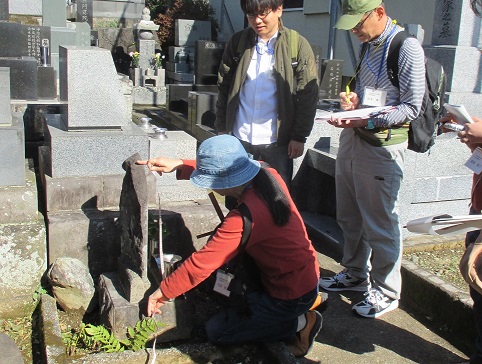 石造物調査会調査風景