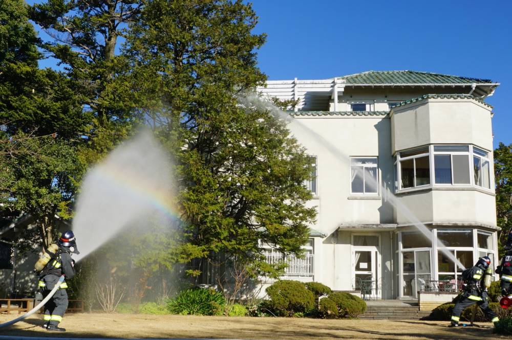 小田原文学館で開催された文化財防火デー消火訓練の様子