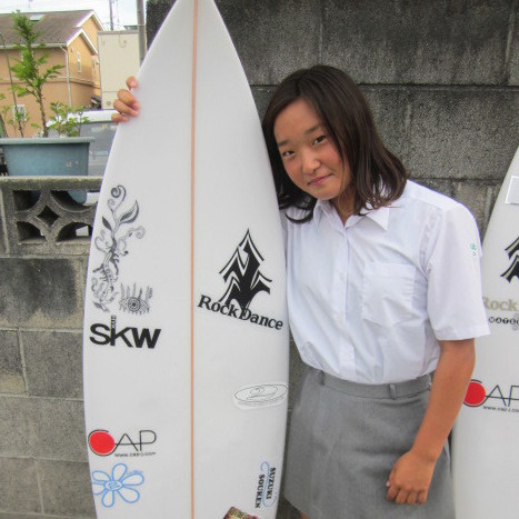 小田原市在住　鈴木　姫七選手(サーフィン)