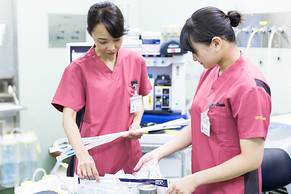 3階東病棟新人とプリセプターの写真2