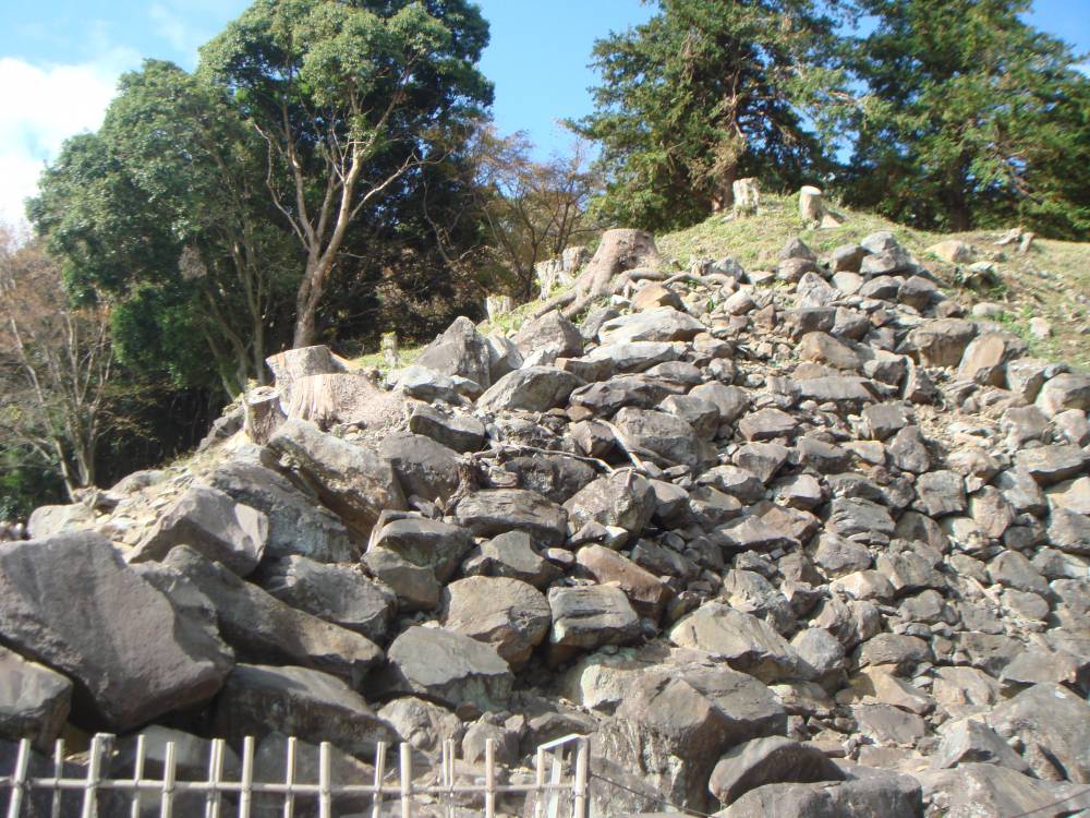 石垣山一夜城の野面積