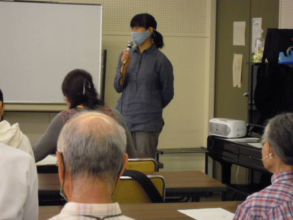 栢山田植歌の紹介をする前田 ゆきの氏