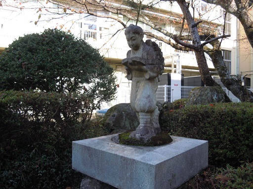 桜井小学校金次郎像(中庭)