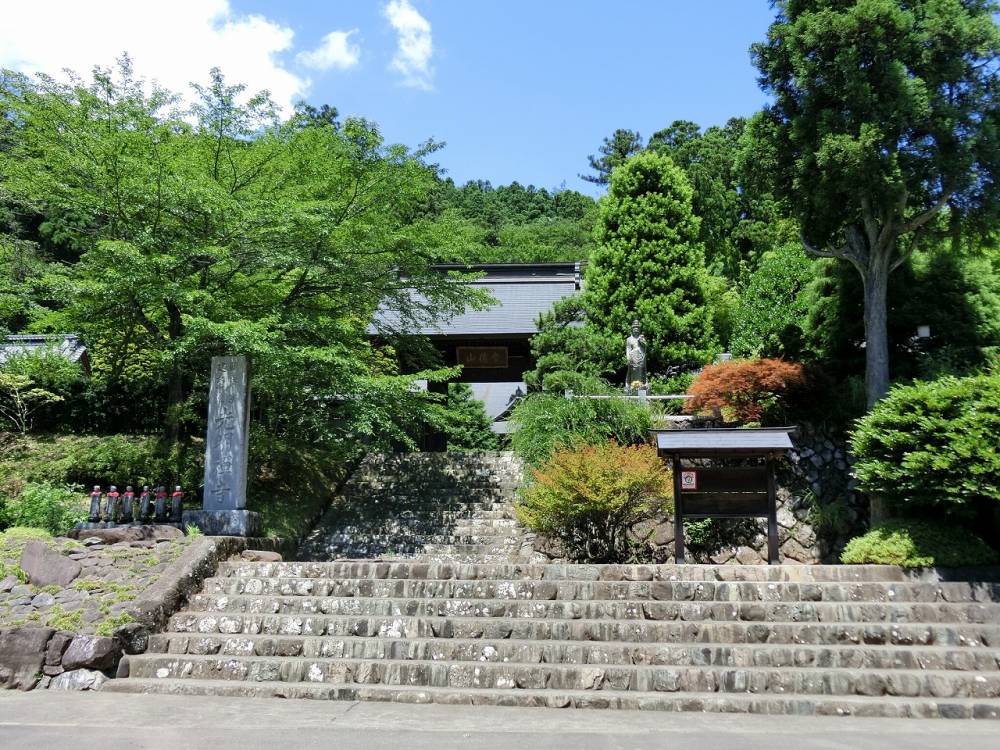 提灯の代わりにされた寺院