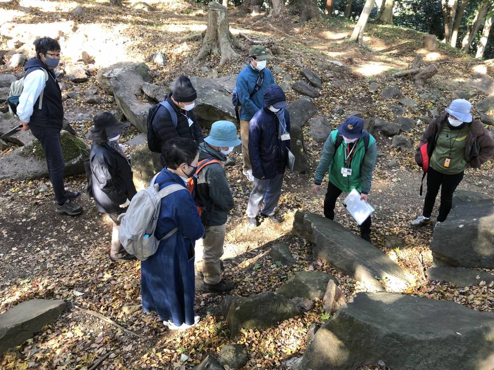 この周辺で多く産出される安山岩の説明