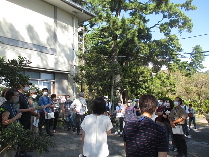 郷土文化館前