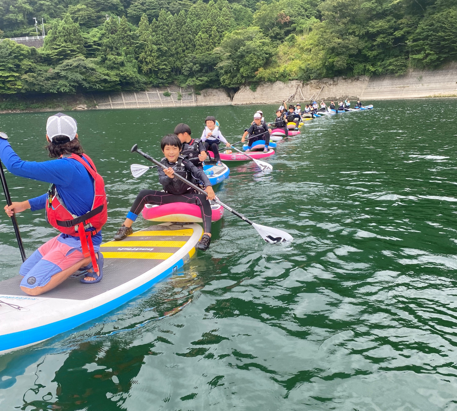 丹沢湖SUP体験の様子