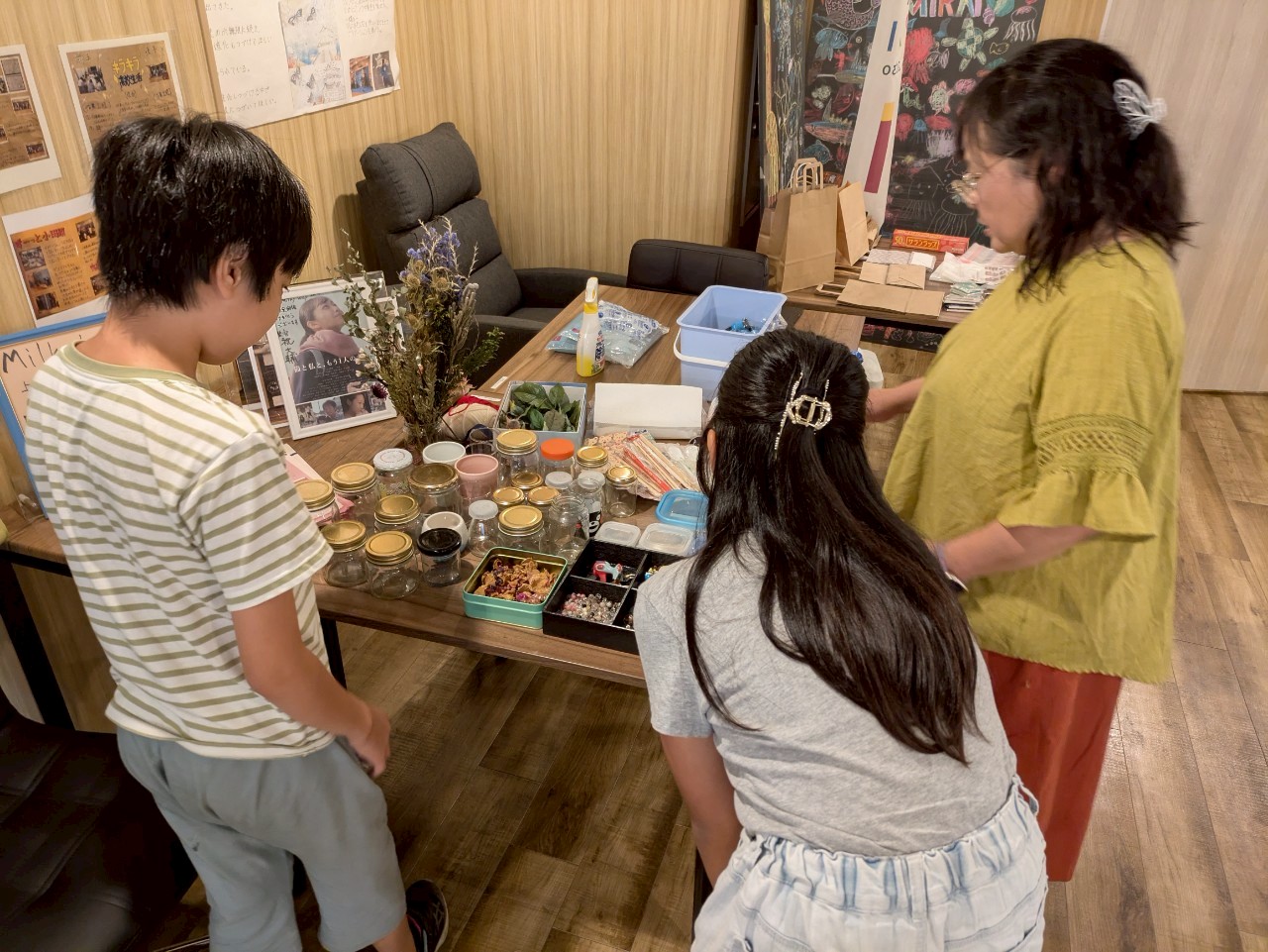 ヤングケアラーとSDGs＋冷蔵庫に余っている保冷剤で消臭剤を作ってみよう！   (一般社団法人Milky Way)の様子