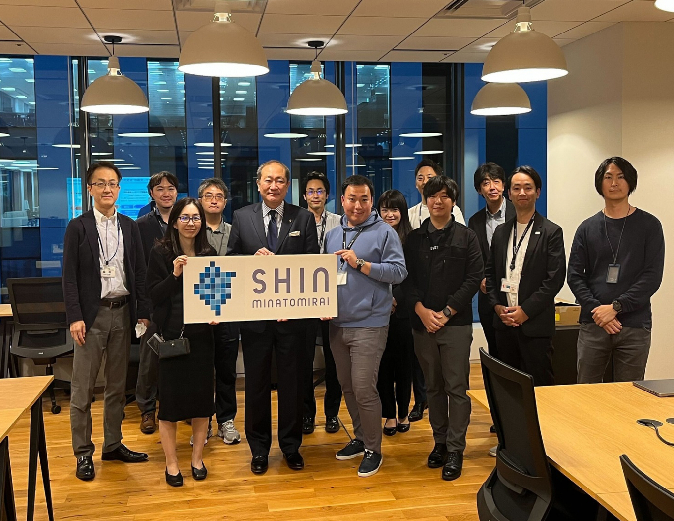 神奈川県のベンチャー企業成長促進拠点「SHINみなとみらい」に守屋市長が訪問した際の写真