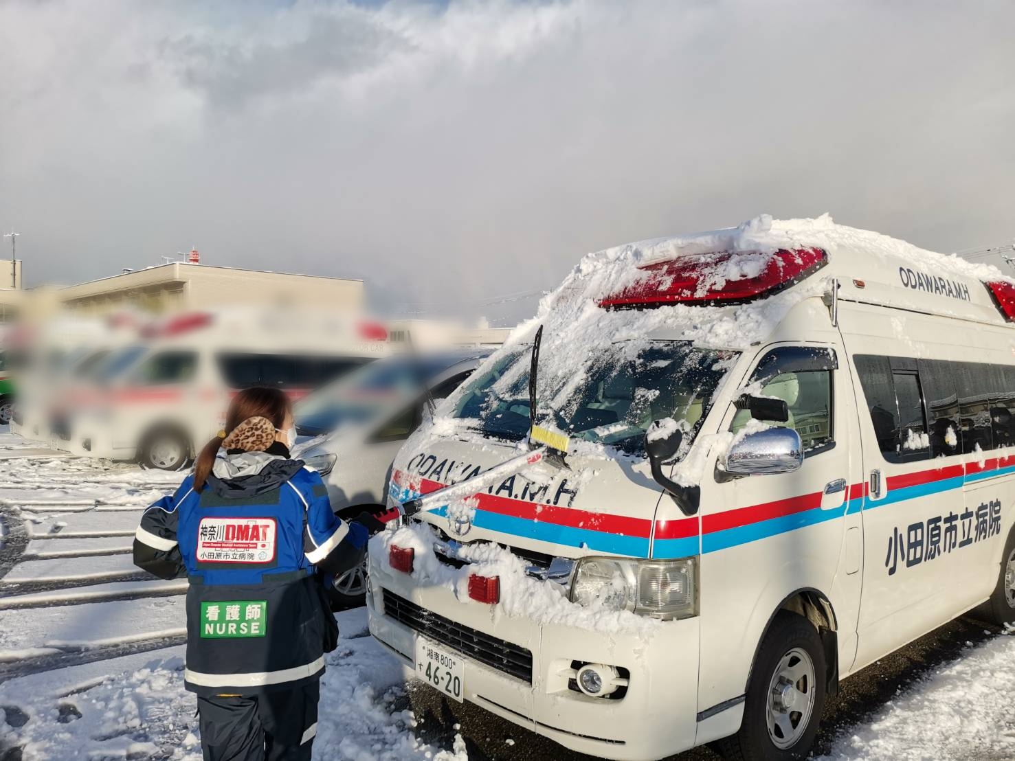 活動前 救急車の雪下ろし