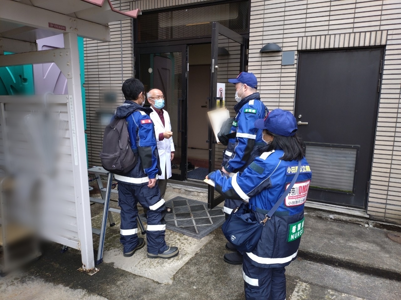 診療所の現場確認 建物にも一部損傷があるとのこと