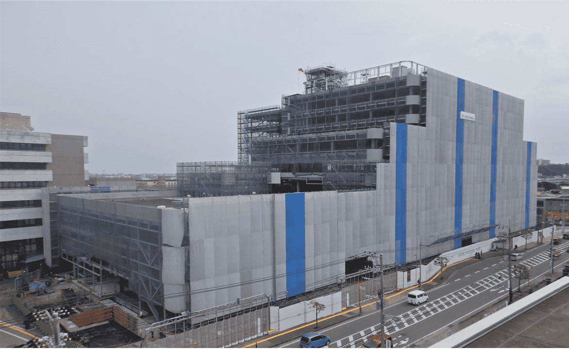 北西方向から撮影した工事現場の写真
