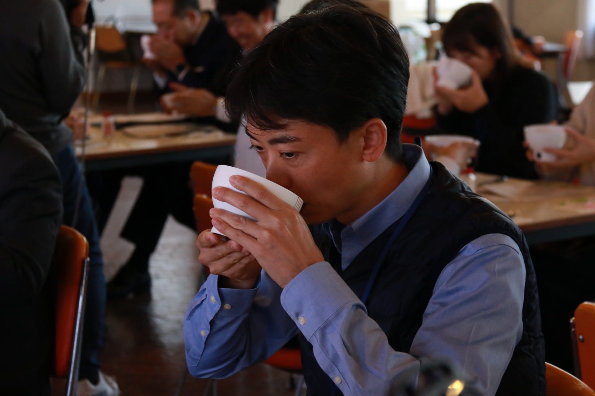 エレキソルト(お椀)を使用しての試食の様子