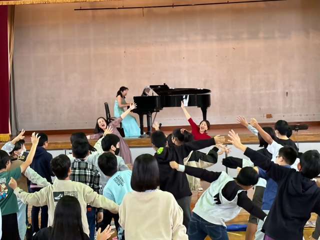 稲村麻衣子のアウトリーチ実施の様子