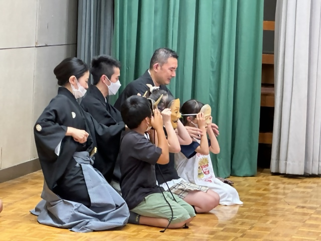 小田原こども能楽クラブのアウトリーチ実施の様子