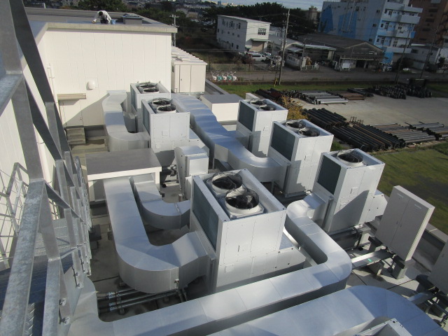 屋上の外気調和機