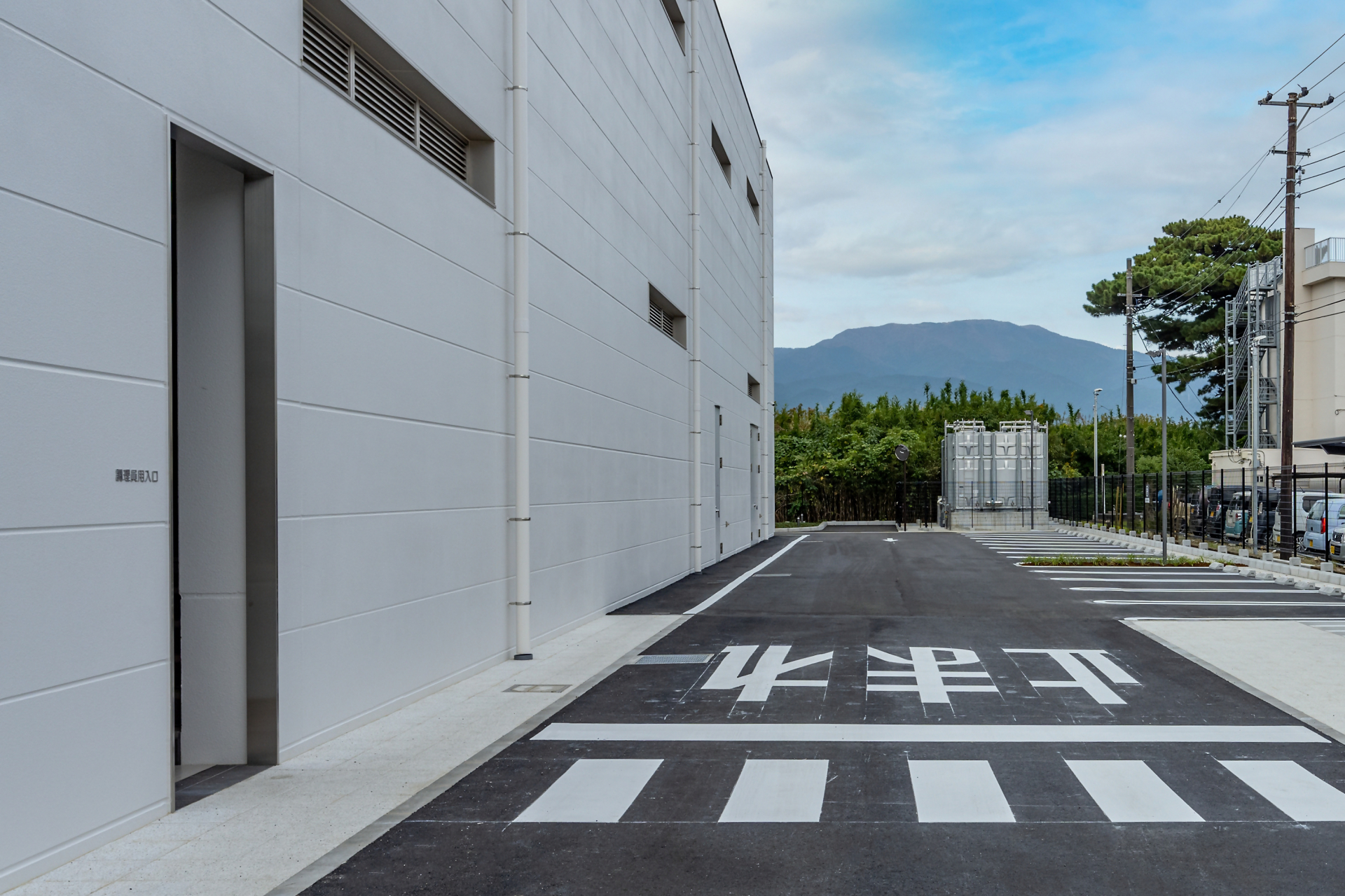 駐車場・スタッフ用出入口