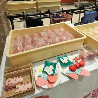 いちごを使った商品の販売（出店の様子）