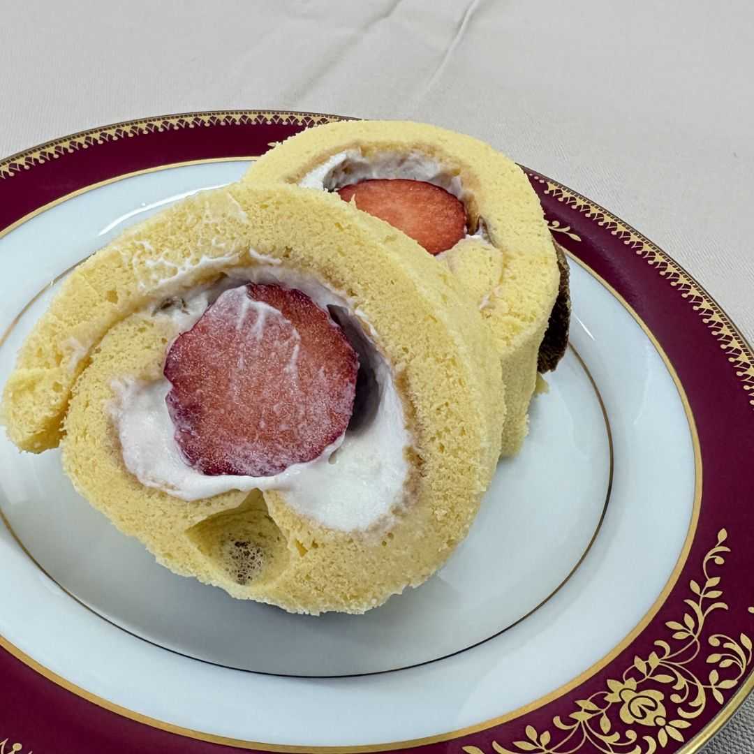 いちごロールケーキ