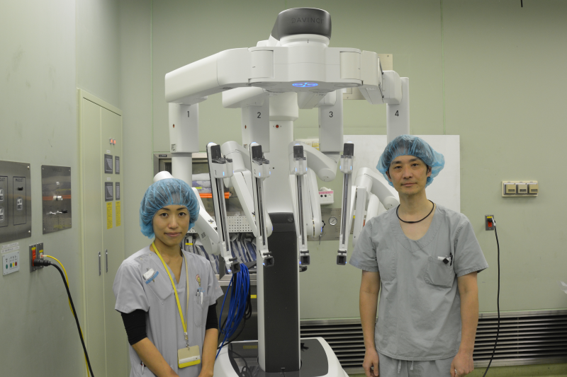 産婦人科(執刀医:瀬川医師)と泌尿器科(執刀医:藤川医師)でスタートします。