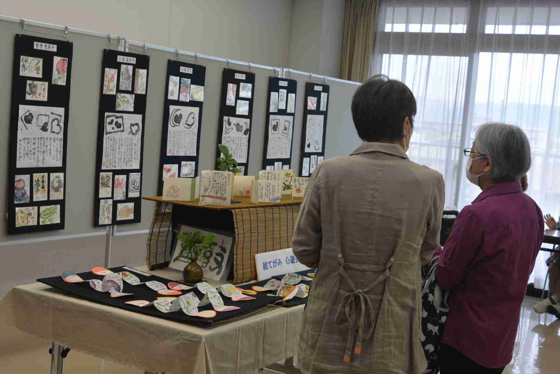 絵手紙の作品の展示の様子