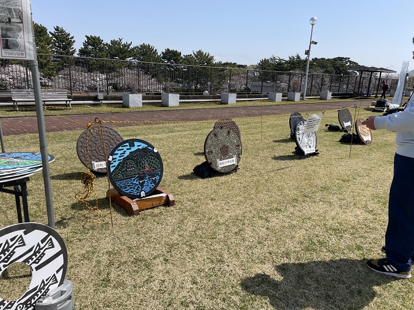 歴代マンホール蓋展示