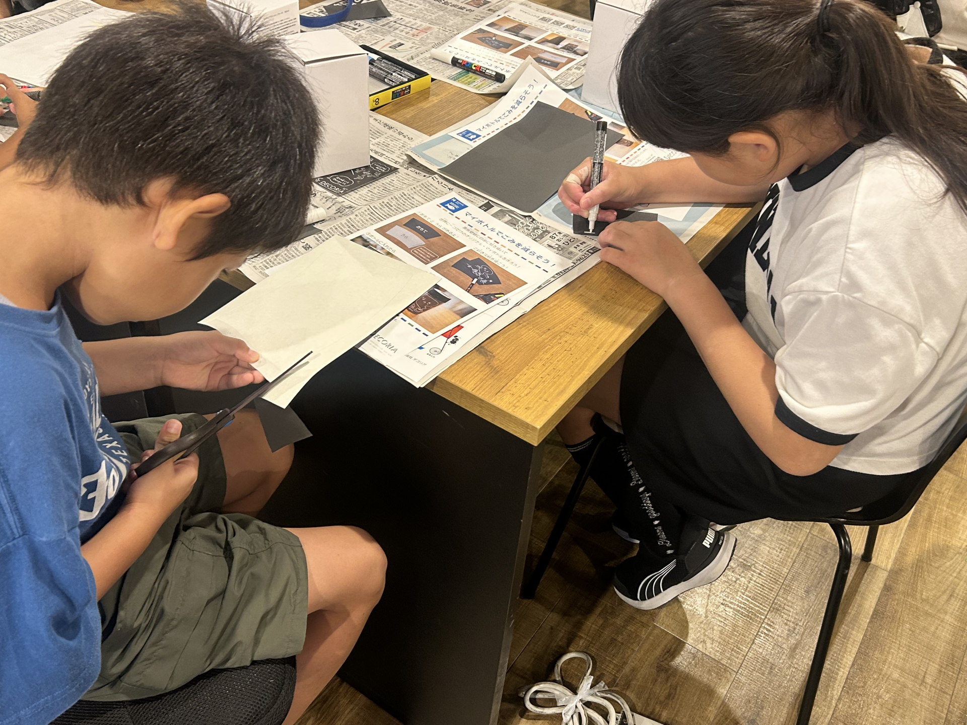 オリジナルマイタンブラーを作ろう！       （株式会社デコリア）の様子