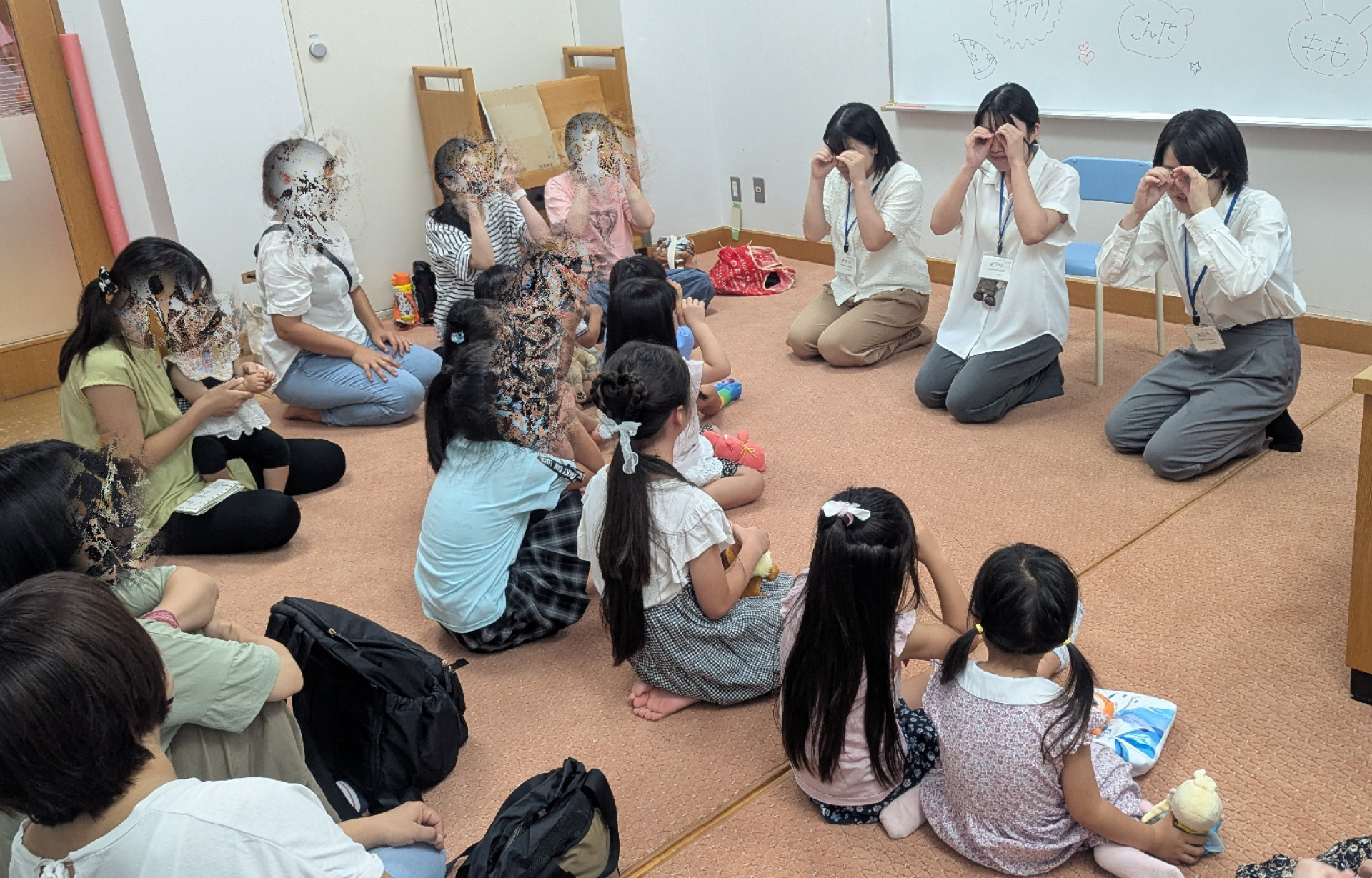 ぬいぐるみおとまり会の様子