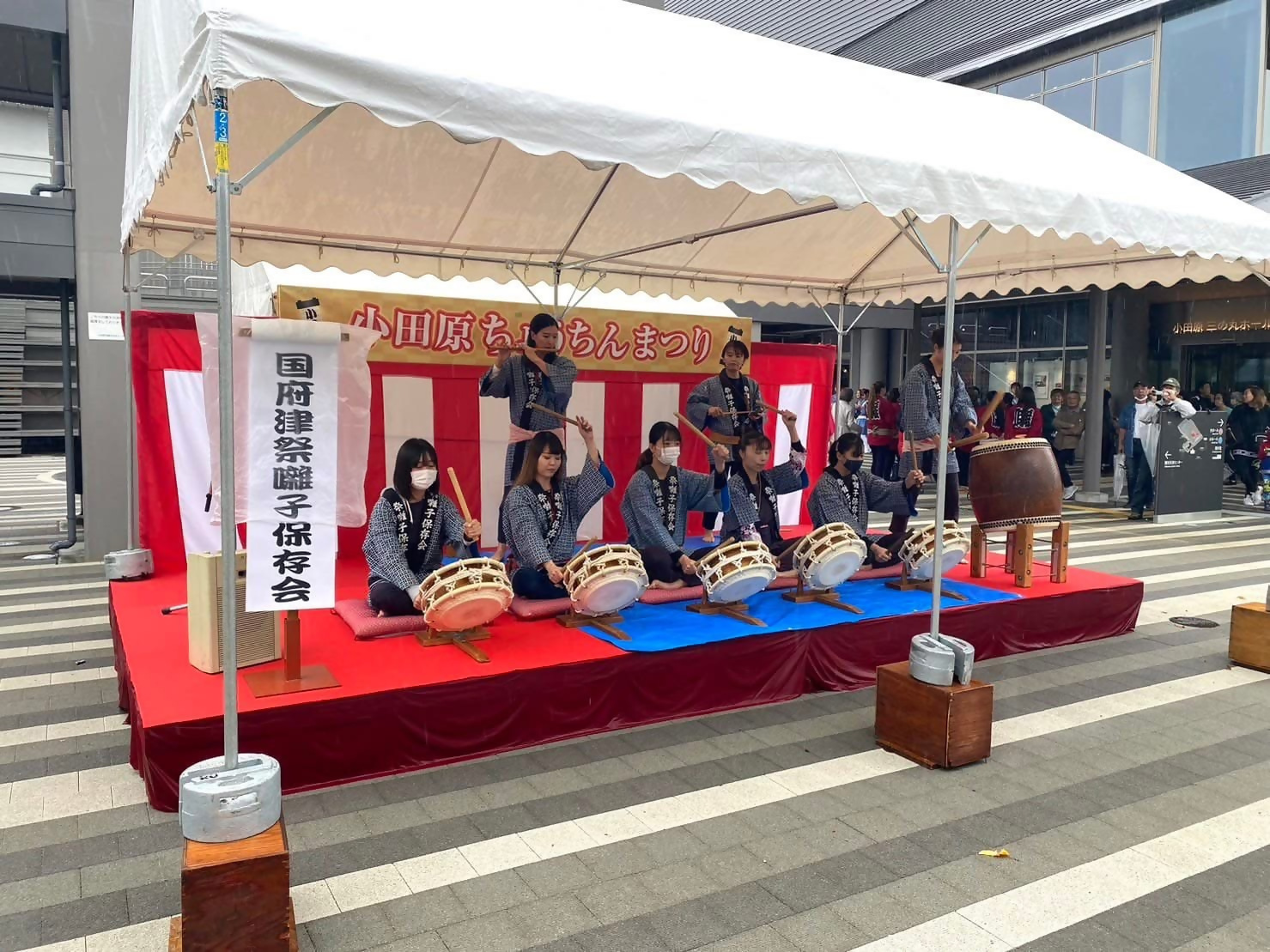 小田原祭囃子連絡協議会（国府津祭囃子保存会）による演目の様子