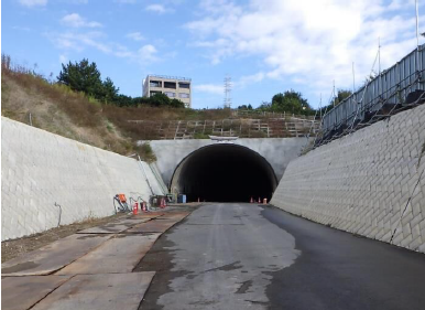 新トンネル建設中の写真です。