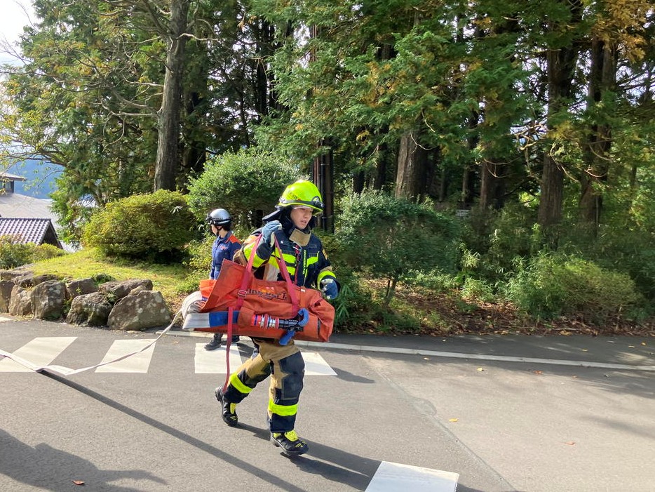 ホースバックを使用してホース延長訓練を実施しました。