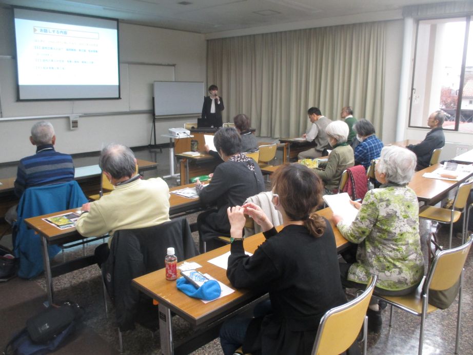 第4回目 講師の中村暢子氏が説明をしている様子