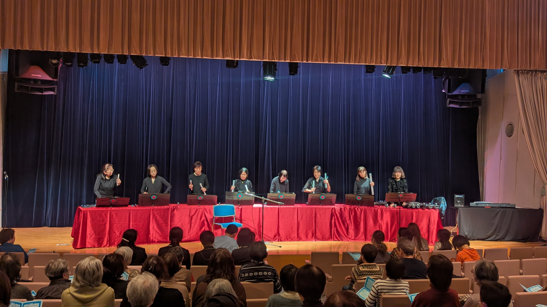 トーンチャイムを演奏している様子１