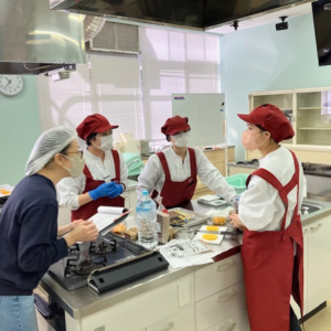 試作品を作成している様子