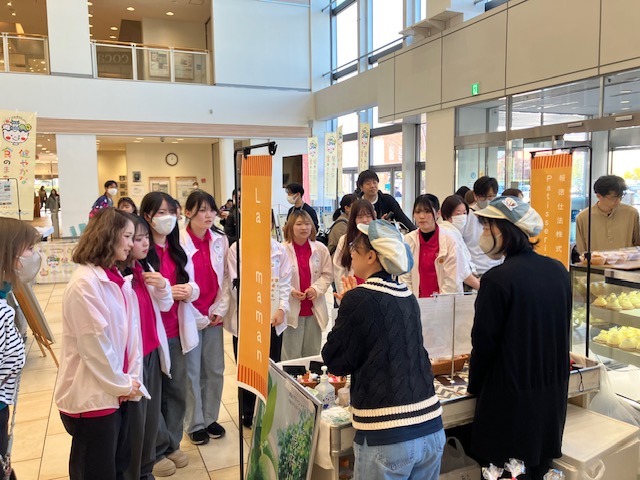 小田原短期大学学生と市内事業者との交流