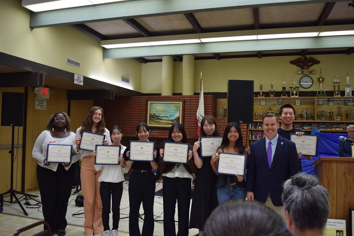 チュラビスタ市長と並びウェルカムパーティに参加しました